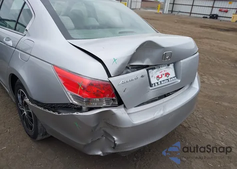 2010 Honda Accord 2.4 Lx z USA, uszkodzony, nr VIN 1HGCP2F35AA002734